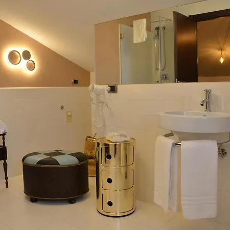 Riflessi Room&suite *